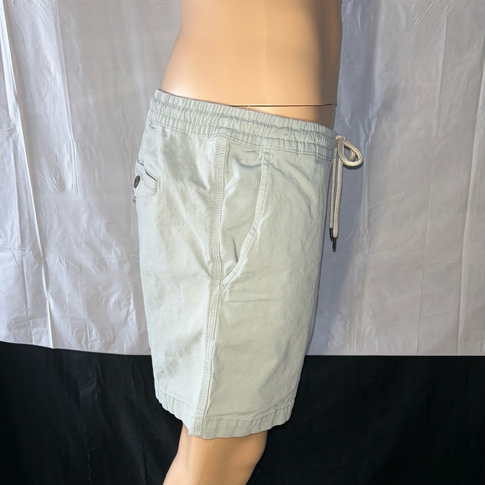 Pull-on drawstring shorts - Picture 3 of 6